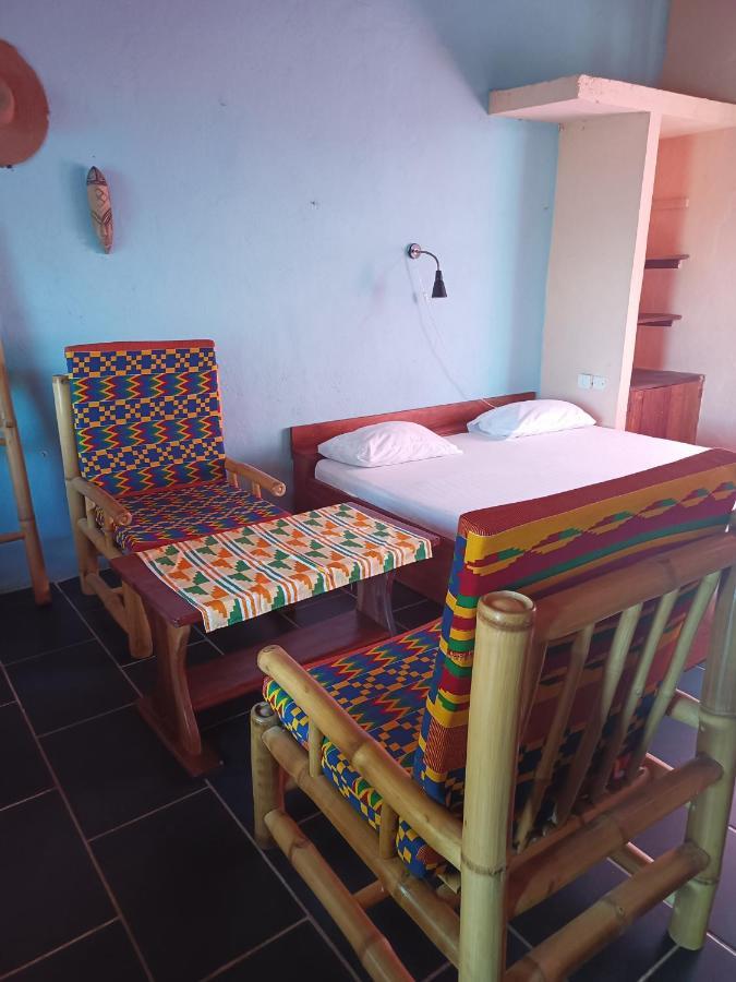 Scorpion Hill Lodge Busua エクステリア 写真