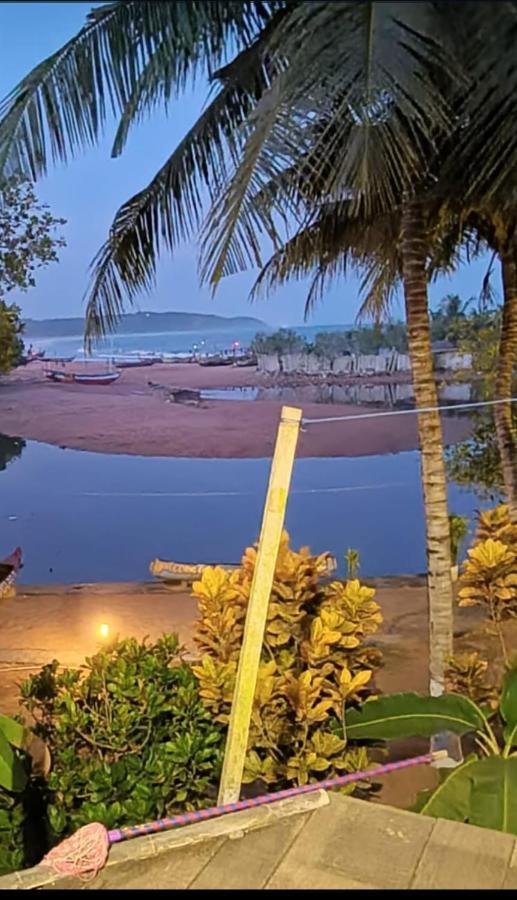 Scorpion Hill Lodge Busua エクステリア 写真
