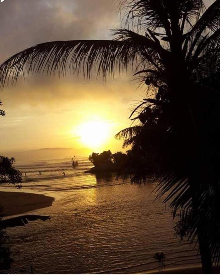 Scorpion Hill Lodge Busua エクステリア 写真