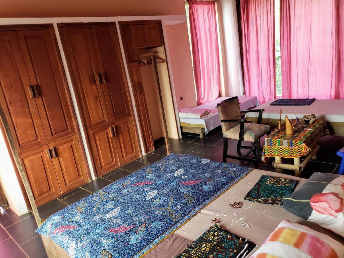 Scorpion Hill Lodge Busua エクステリア 写真