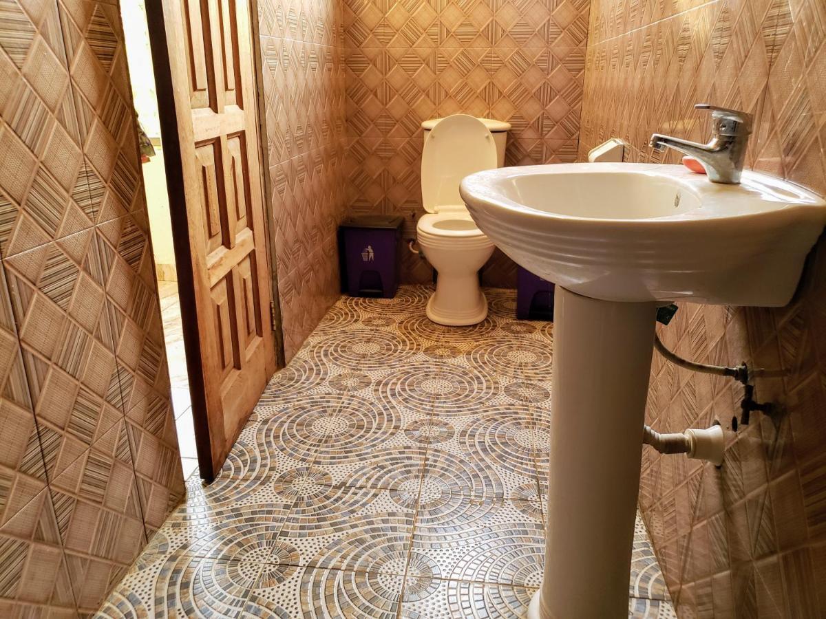 Scorpion Hill Lodge Busua エクステリア 写真