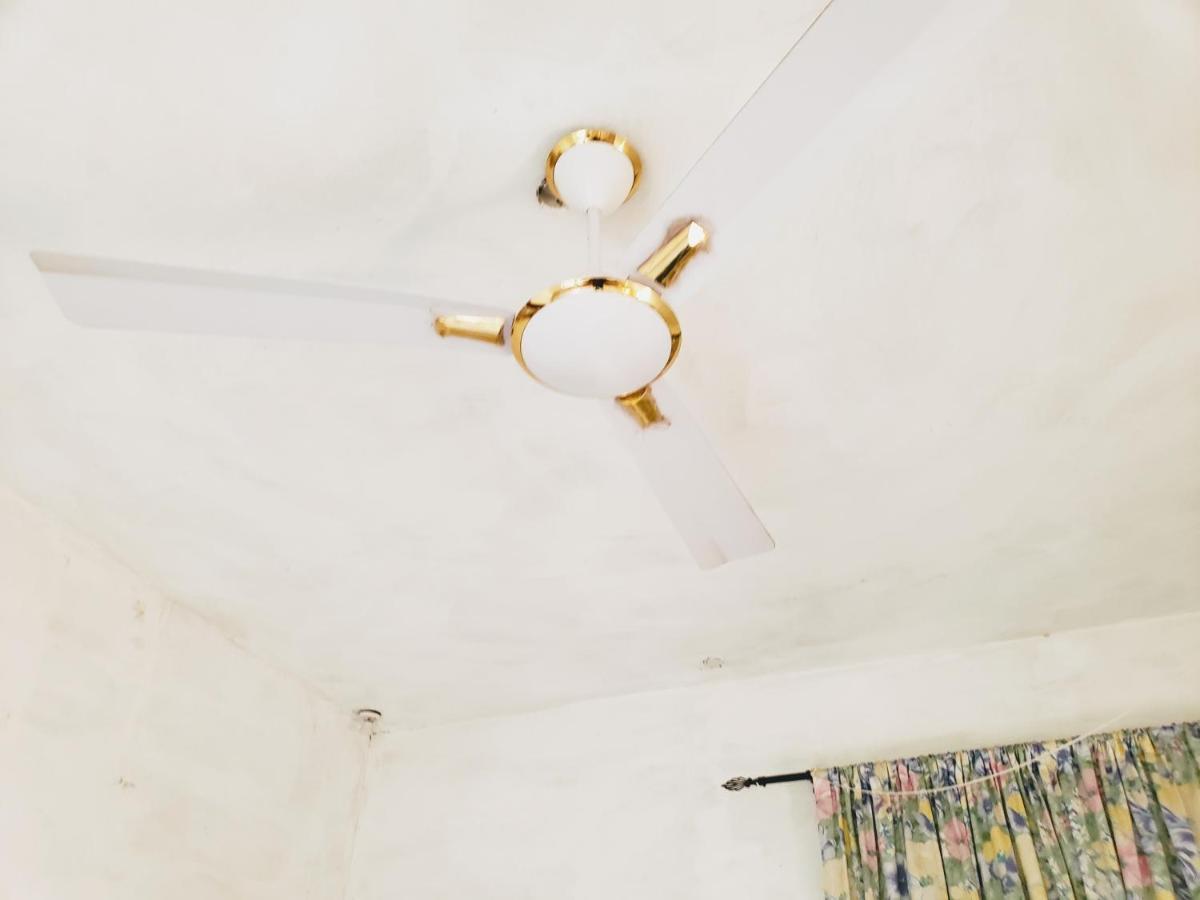 Scorpion Hill Lodge Busua エクステリア 写真