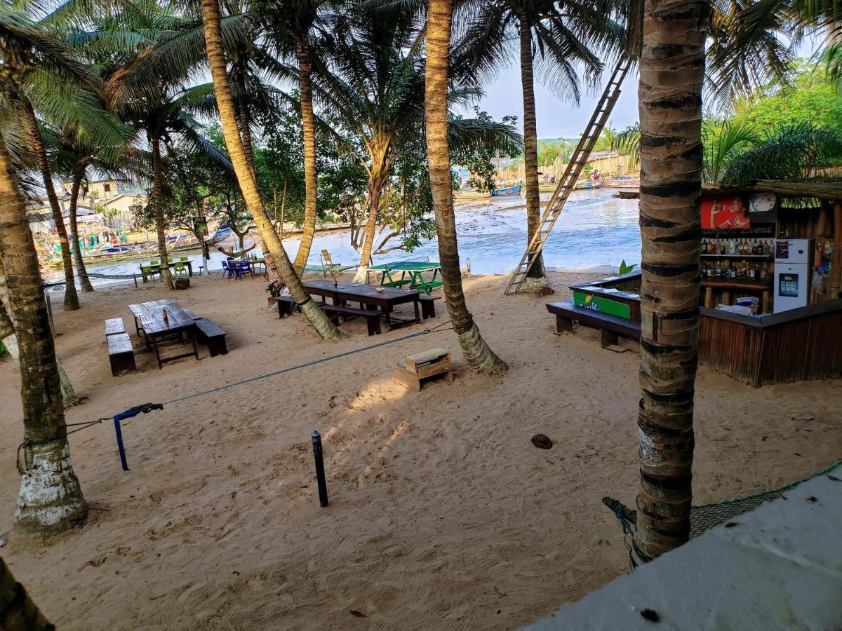 Scorpion Hill Lodge Busua エクステリア 写真